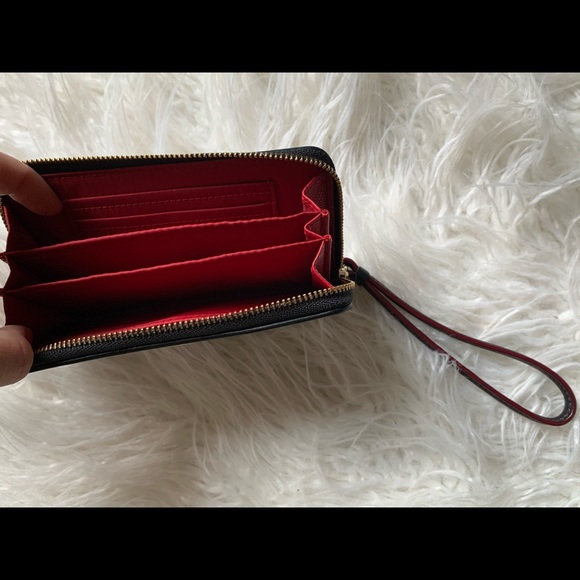 NWOT Coach leather wristlet wallet - Picture 3 of 8